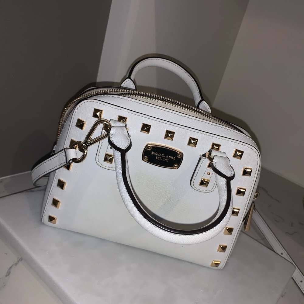 white Michael Kors crossbody purse